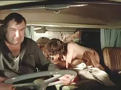 um beijo de uma enorme filme porno gratis brasileiro árvore de Natal remove a bunda branca
