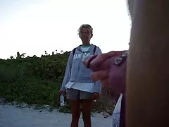 Garota video de sexo gratis com brasileiras safada insere seu pau em todas as fendas devido ao mau comportamento