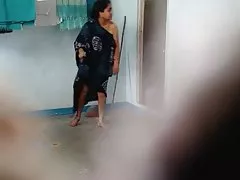 Marido amoroso empurra uma bela mulher na Bunda filme porno brasileiro gratis